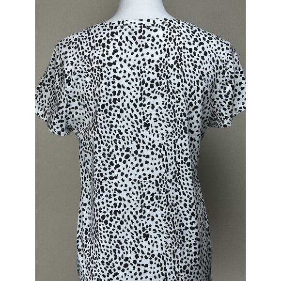 VINCE CAMUTO Scoop Neck Animal Print Short Sleeves Tee Medium Black & White - Picture 5 of 10